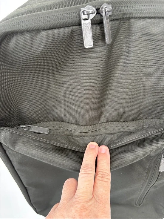 ⛵️ Made By Design Black Streamlined Backpack three big compartments - Picture 2 of 10